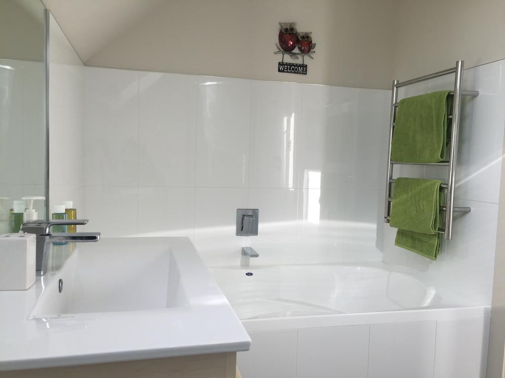 Davidsons Luxury Homestay ロワー・ハット エクステリア 写真